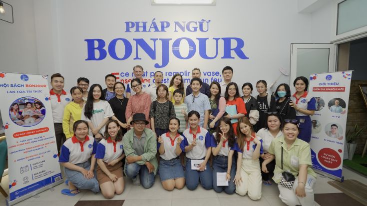 Hoạt động văn hóa Pháp