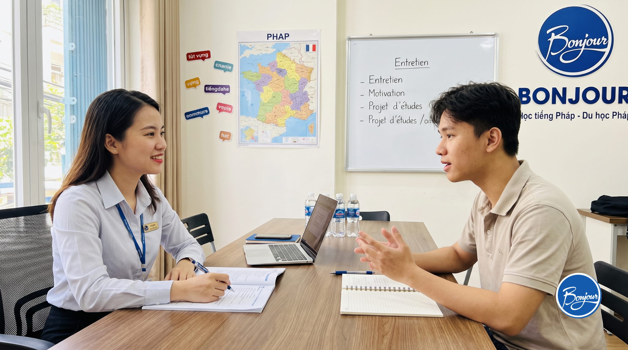 Thi tuyển trường Pháp: Ngành nào có phỏng vấn, thi tuyển riêng?